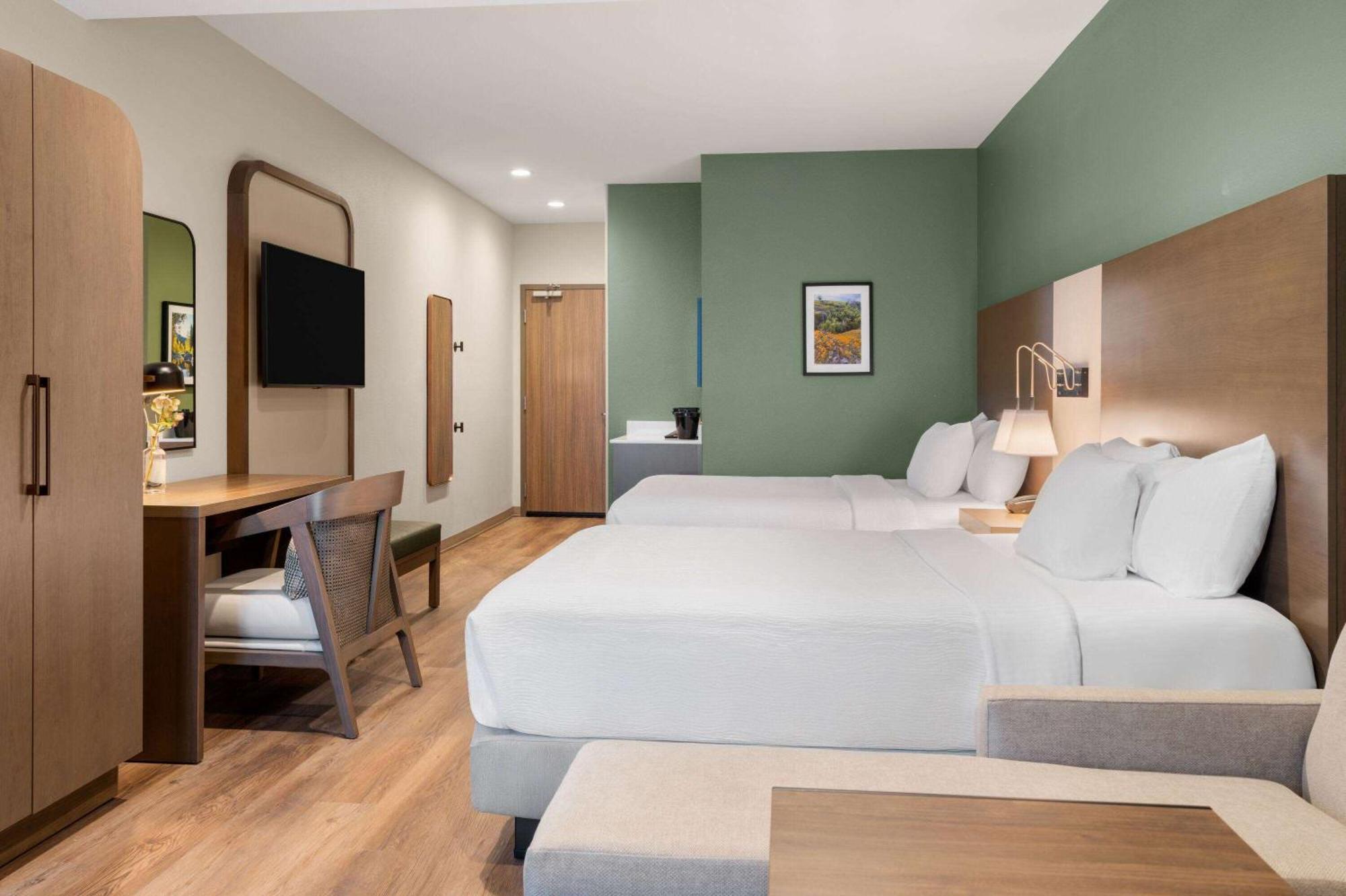 La Quinta Inn And Suites By Wyndham Lincoln Exterior photo